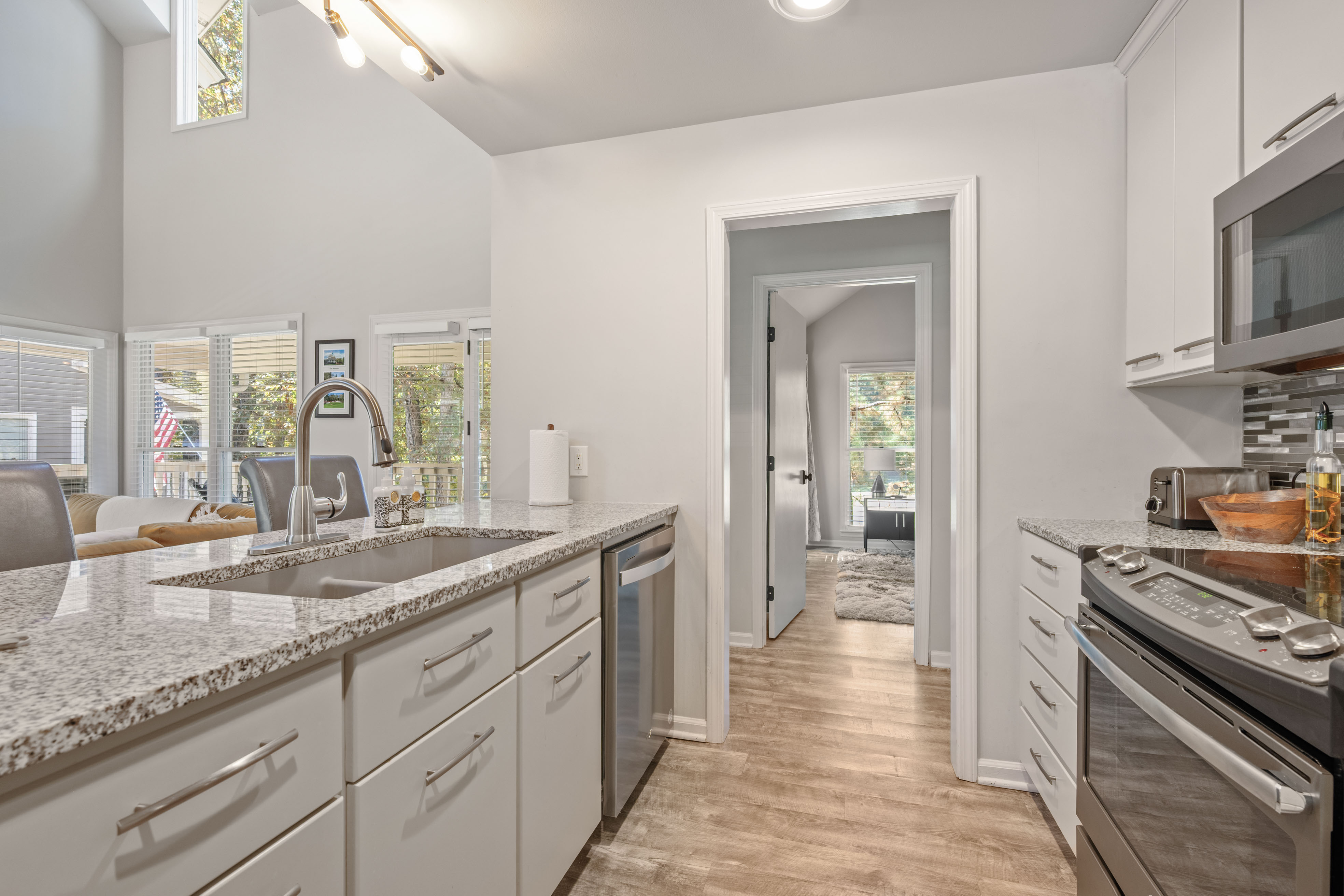 1033 Clubhouse Lane image 14